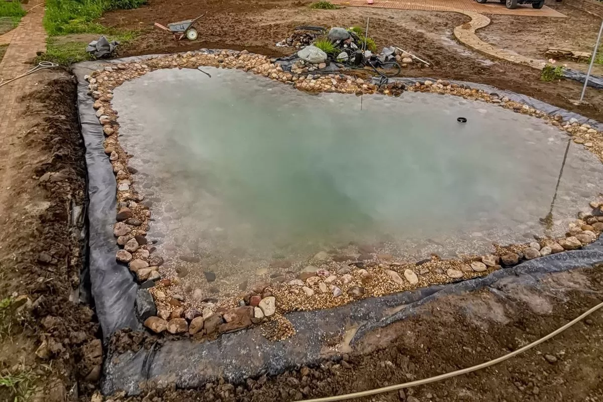 Декоративные фонтаны для сада и дачи: виды и особенности установки